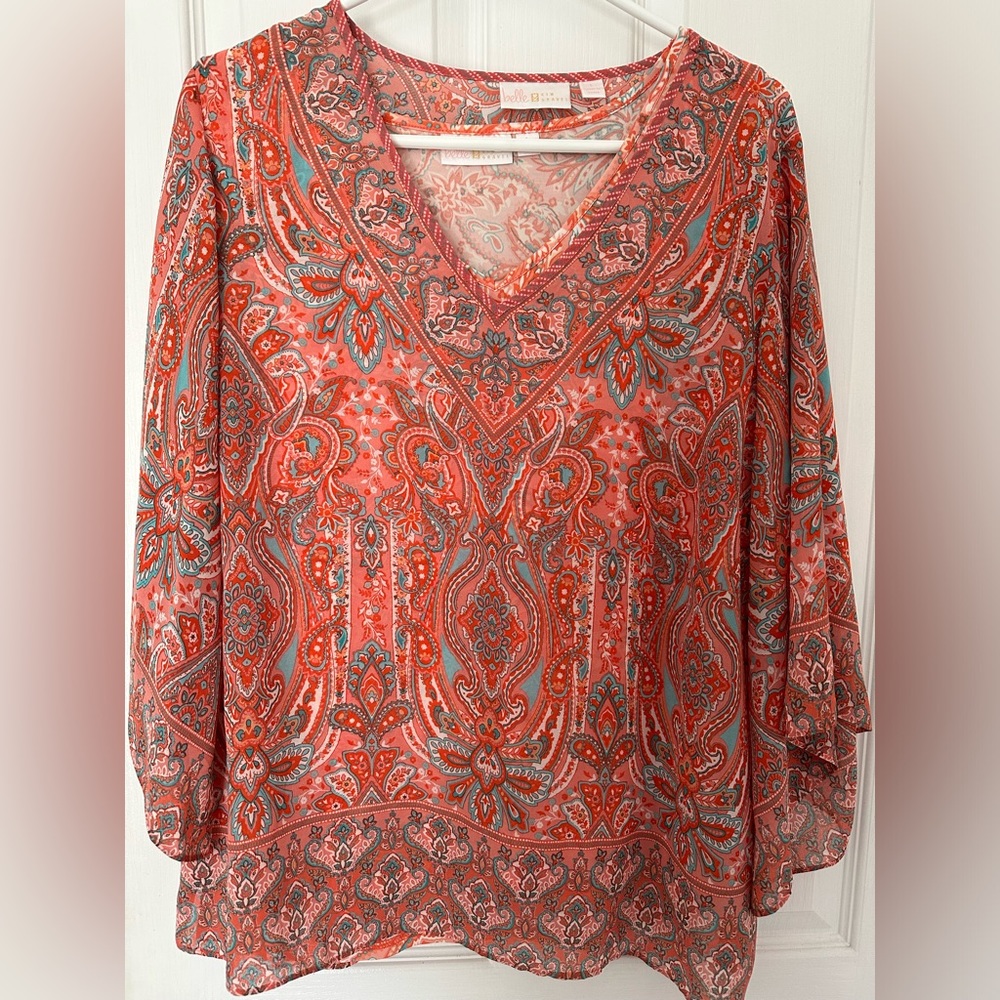Woman’s Belle Kim Gravel beautiful blouse with matching tank size large. EUC